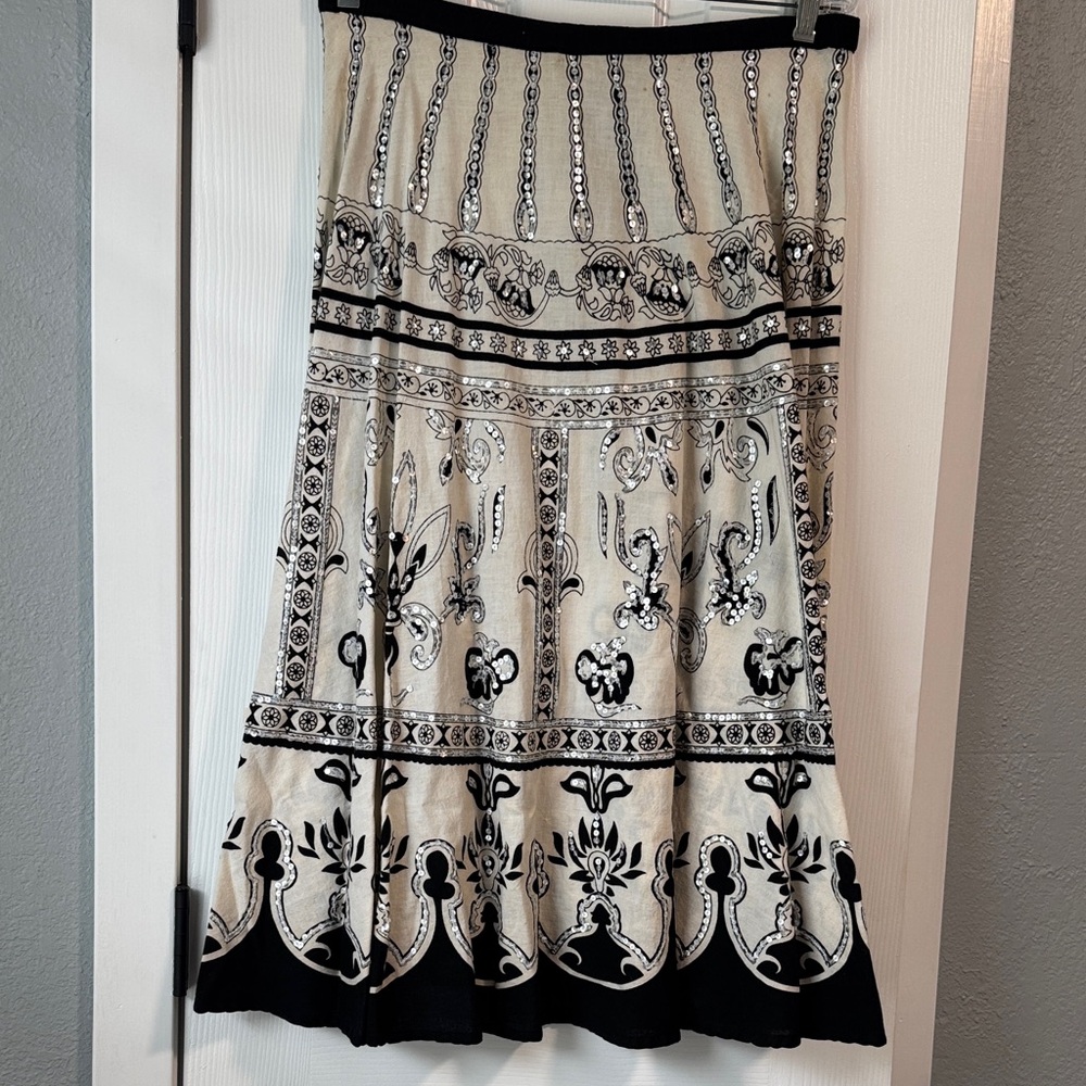 Elegant Black and White Patterned Skirt
